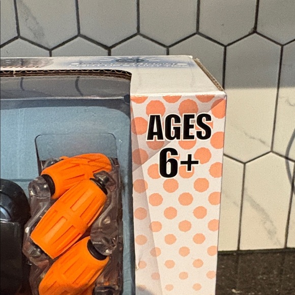 SpectraSwipe 360 Stunt R/C Car brand new - Picture 6 of 7